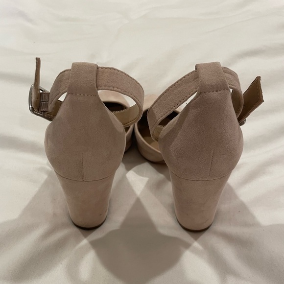 Abound Pointy Ankle Strap Block Heels - Picture 4 of 4